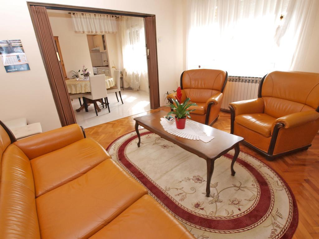 Apartments Ivanka 1056 Pula Extérieur photo