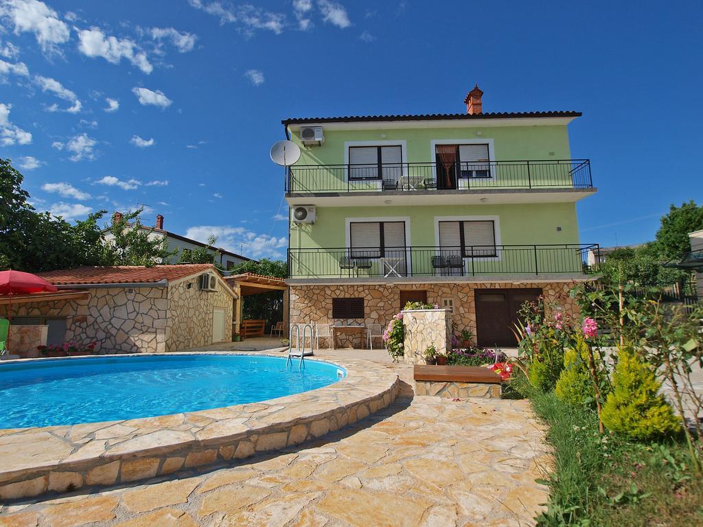 Apartments Ivanka 1056 Pula Extérieur photo